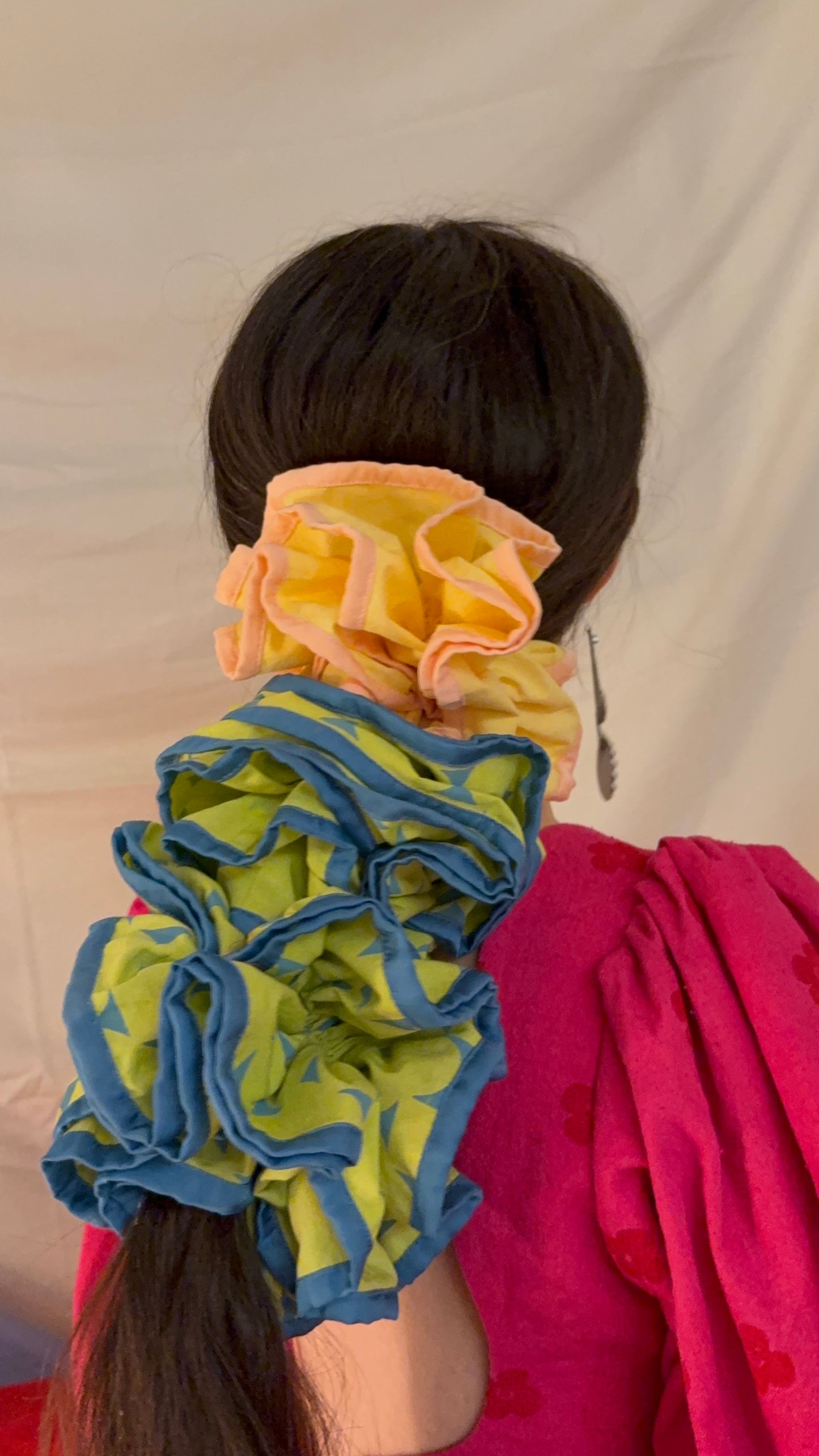 EXTRA LARGE FLORA GREEN SCRUNCHIE