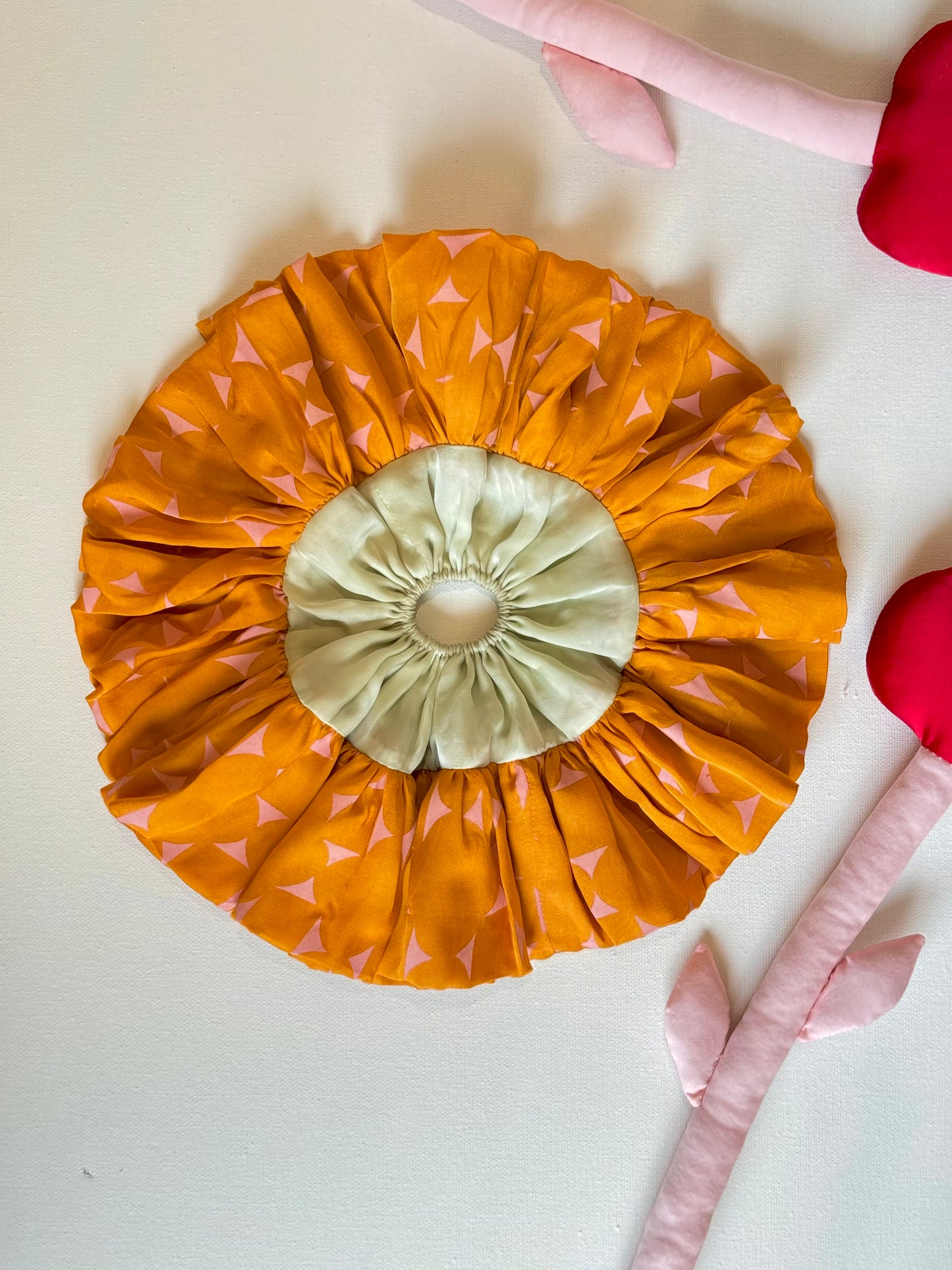 SUNFLOWER SCRUNCHIE ORANGE