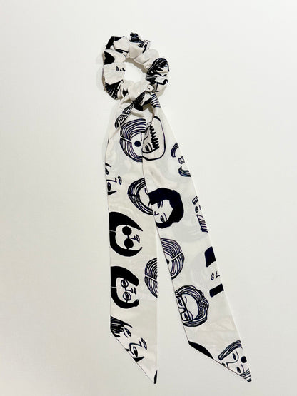 TIE UP BOW SCRUNCHIE