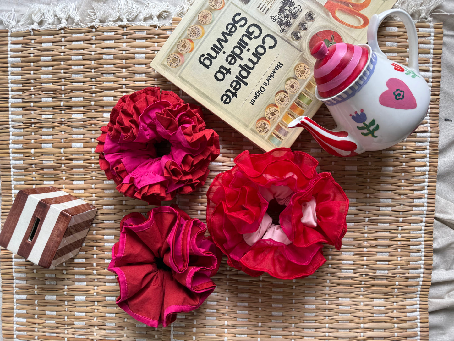 LOVE NOTES SCRUNCHIE